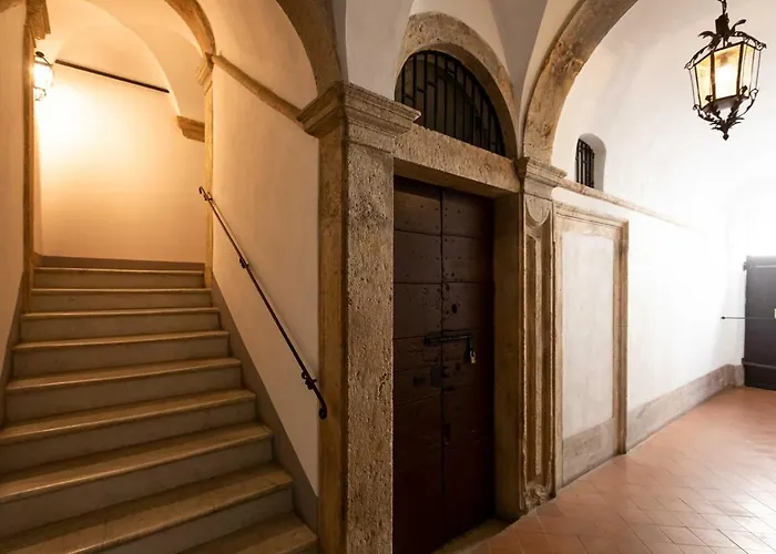 By The Pantheon With Two Bedroom 2 Bathroom
