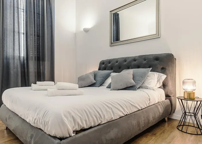 By The Pantheon With Two Bedroom 2 Bathroom Daire Roma