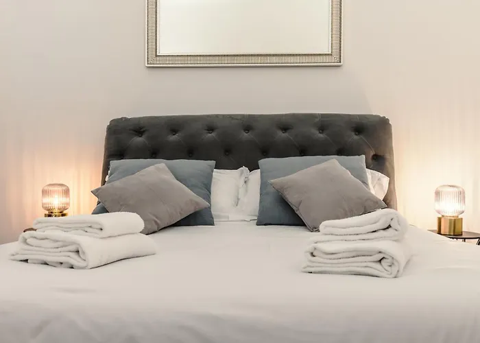 By The Pantheon With Two Bedroom 2 Bathroom Roma
