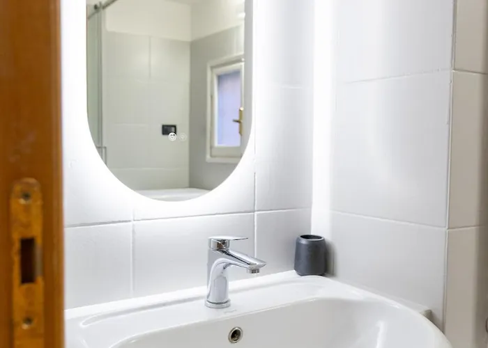 By The Pantheon With Two Bedroom 2 Bathroom *