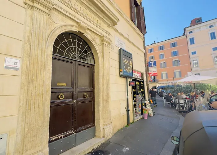 By The Pantheon With Two Bedroom 2 Bathroom Daire